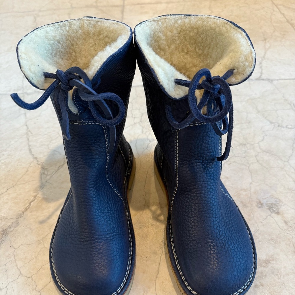Cozy Navy Winter Boots for Women